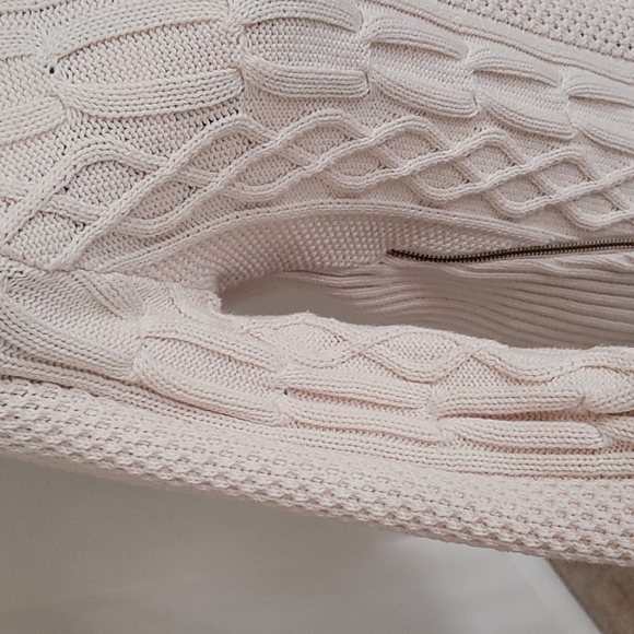 🌻 CABI SWEATER 🌻 - Picture 5 of 9